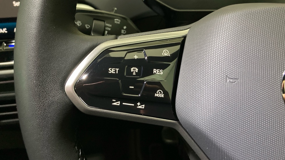 Volkswagen ID.4 210kW Match Pro 77kWh 5dr Auto Electric Estate - Image 17