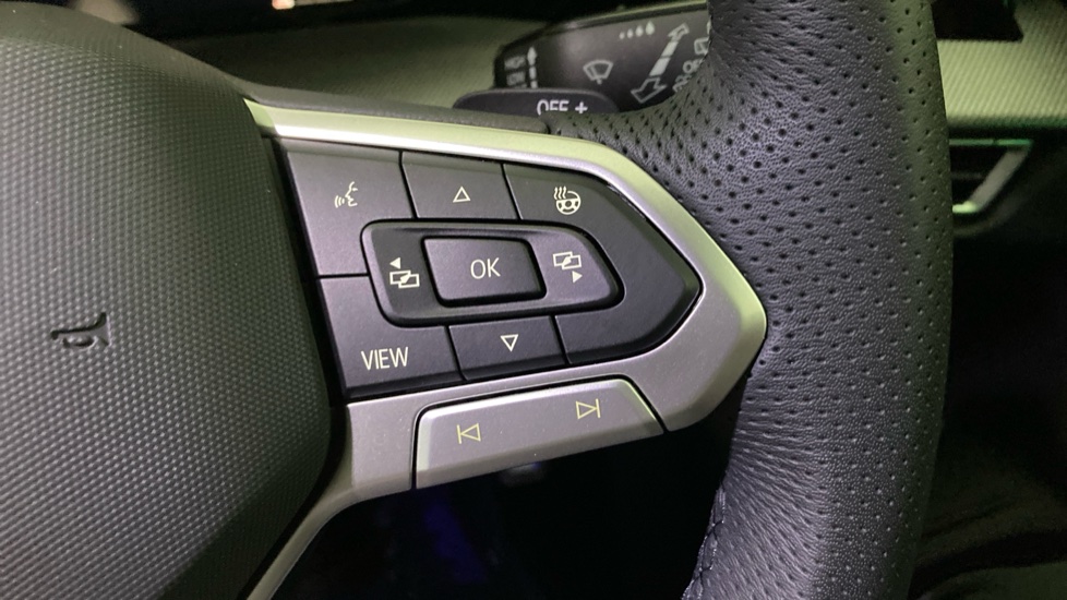 Volkswagen Golf 2.0 TDI 150 R-Line 5dr DSG Diesel Hatchback - Image 18