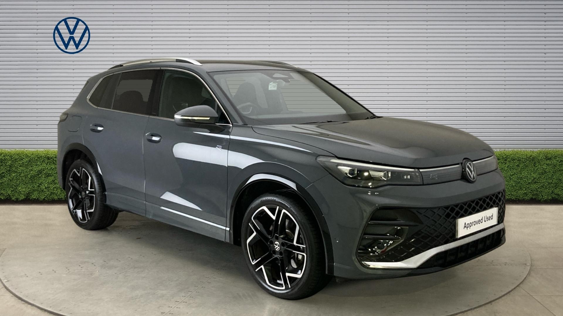 Volkswagen Tiguan listing photo