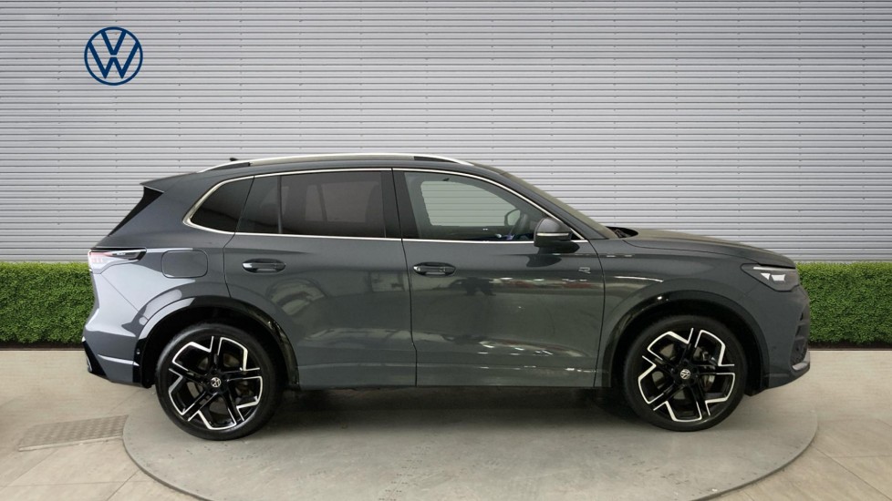 Volkswagen Tiguan 2.0 TDI R-Line 5dr DSG Diesel Estate - Image 4
