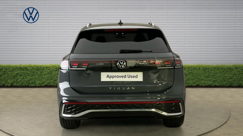 Volkswagen Tiguan 2.0 TDI R-Line 5dr DSG Diesel Estate - Image 8