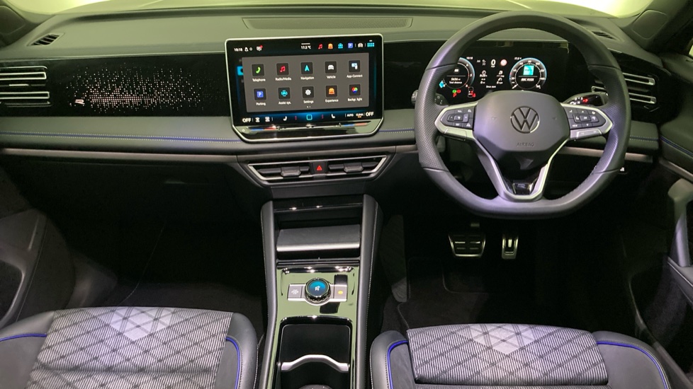 Volkswagen Tiguan 2.0 TDI R-Line 5dr DSG Diesel Estate - Image 9