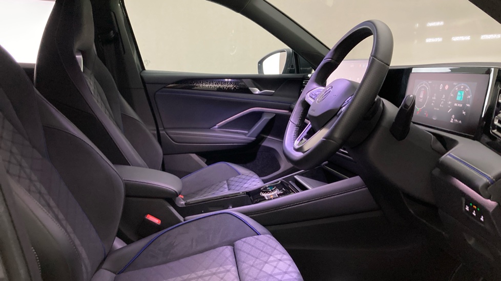 Volkswagen Tiguan 2.0 TDI R-Line 5dr DSG Diesel Estate - Image 15