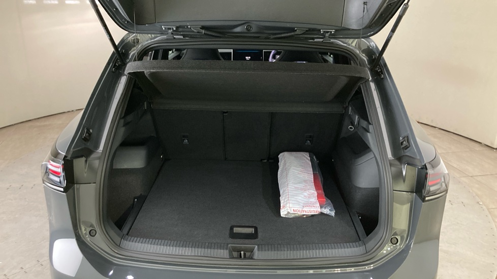 Volkswagen Tiguan 2.0 TDI R-Line 5dr DSG Diesel Estate - Image 20