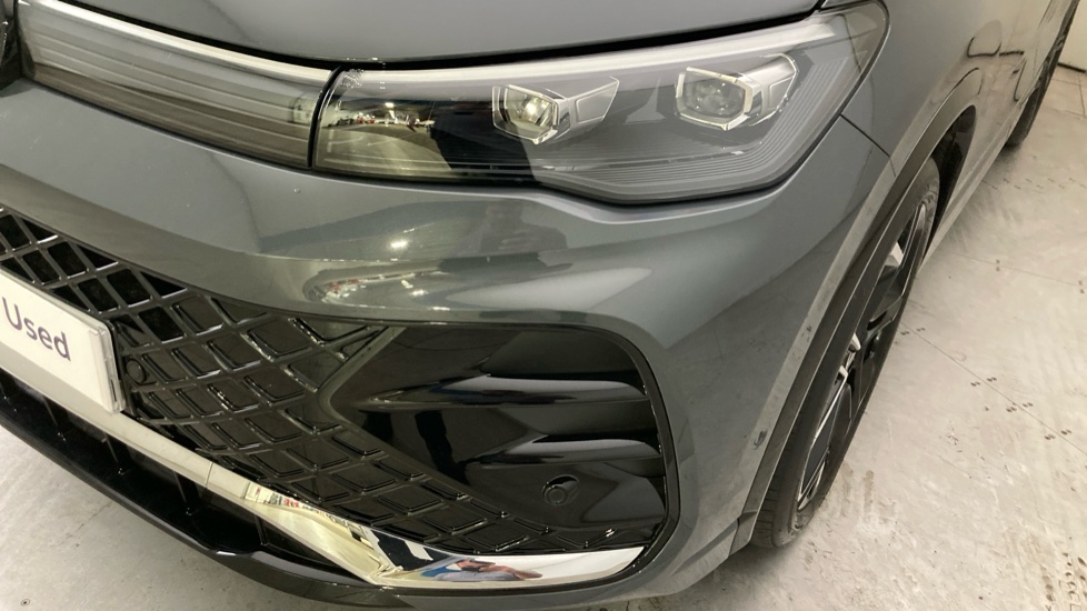 Volkswagen Tiguan 2.0 TDI R-Line 5dr DSG Diesel Estate - Image 22