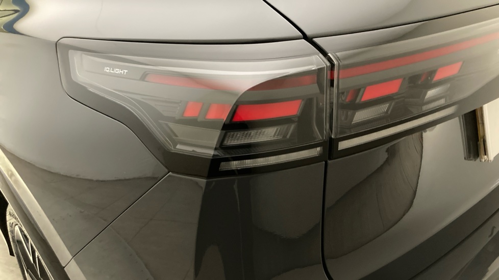 Volkswagen Tiguan 2.0 TDI R-Line 5dr DSG Diesel Estate - Image 24