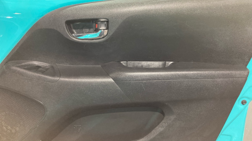 Citroen C1 1.2 PureTech Flair 5dr Petrol Hatchback - Image 19