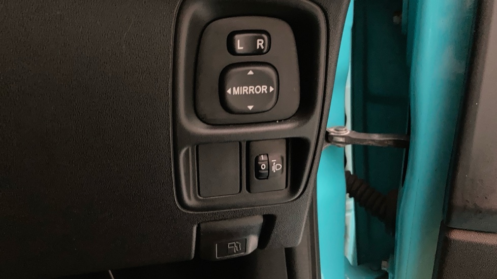 Citroen C1 1.2 PureTech Flair 5dr Petrol Hatchback - Image 35