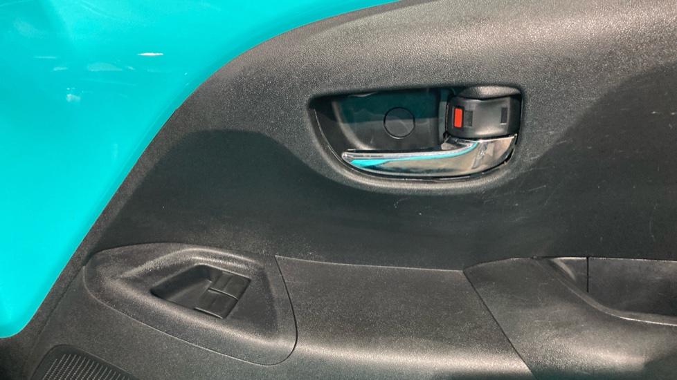 Citroen C1 1.2 PureTech Flair 5dr Petrol Hatchback - Image 36