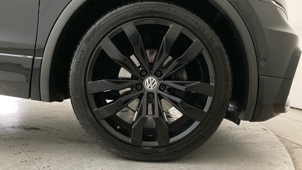 Volkswagen Tiguan 2.0 TDi 150 R-Line 5dr DSG Diesel Estate - Image 5