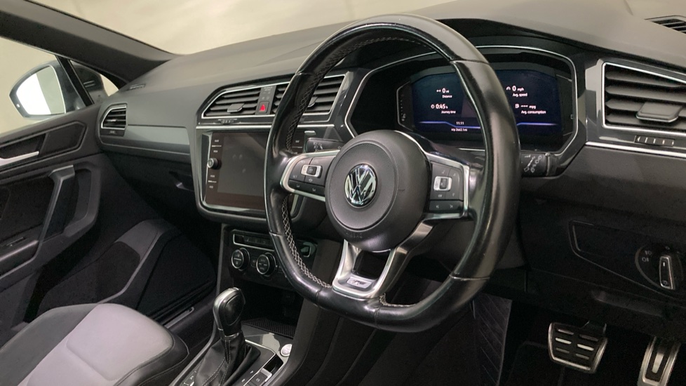 Volkswagen Tiguan 2.0 TDi 150 R-Line 5dr DSG Diesel Estate - Image 6