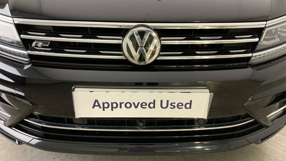 Volkswagen Tiguan 2.0 TDi 150 R-Line 5dr DSG Diesel Estate - Image 23