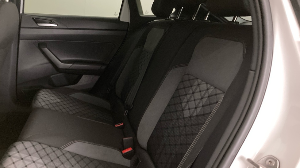 Volkswagen Taigo 1.5 TSI 150 R-Line 5dr DSG Petrol Hatchback - Image 16