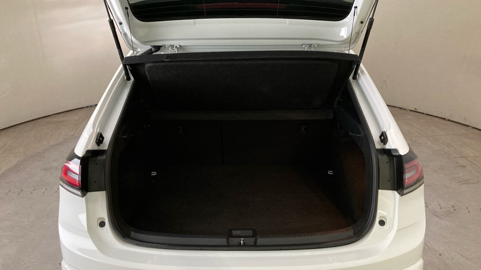 Volkswagen Taigo 1.5 TSI 150 R-Line 5dr DSG Petrol Hatchback - Image 20
