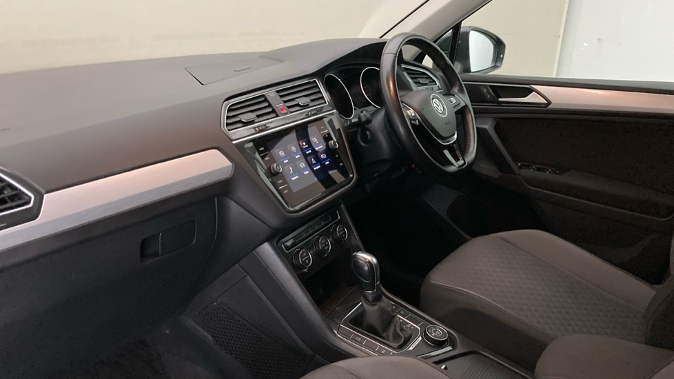Volkswagen Tiguan 2.0 TDi 150 4Motion SE Nav 5dr DSG Diesel Estate - Image 2