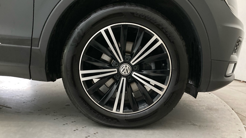 Volkswagen Tiguan 2.0 TDi 150 4Motion SE Nav 5dr DSG Diesel Estate - Image 5