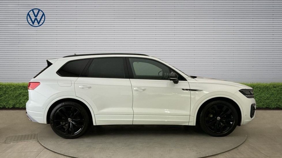 Volkswagen Touareg 3.0 V6 TDI 4Motion Black Edition 5dr Tip Auto Diesel Estate - Image 4