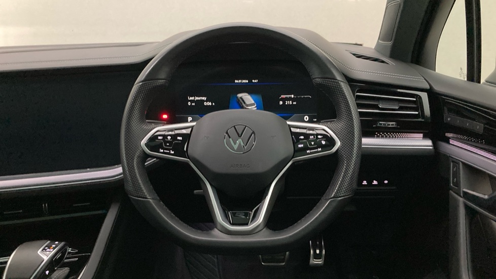 Volkswagen Touareg 3.0 V6 TDI 4Motion Black Edition 5dr Tip Auto Diesel Estate - Image 10