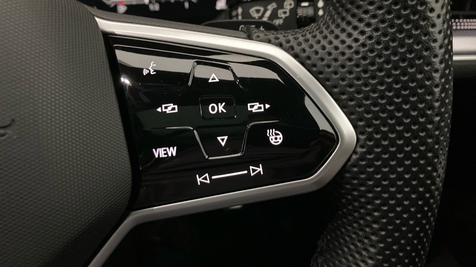 Volkswagen Touareg 3.0 V6 TDI 4Motion Black Edition 5dr Tip Auto Diesel Estate - Image 18