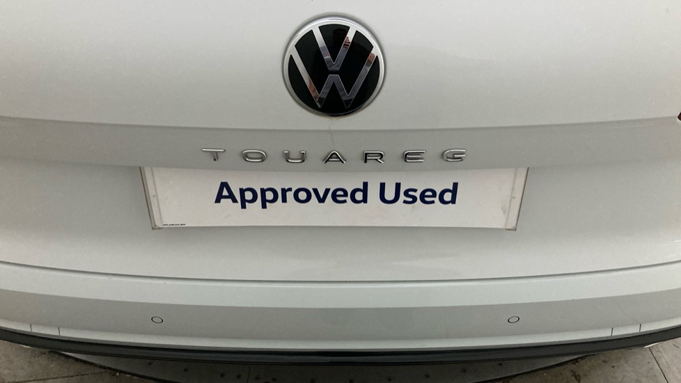 Volkswagen Touareg 3.0 V6 TDI 4Motion Black Edition 5dr Tip Auto Diesel Estate - Image 42