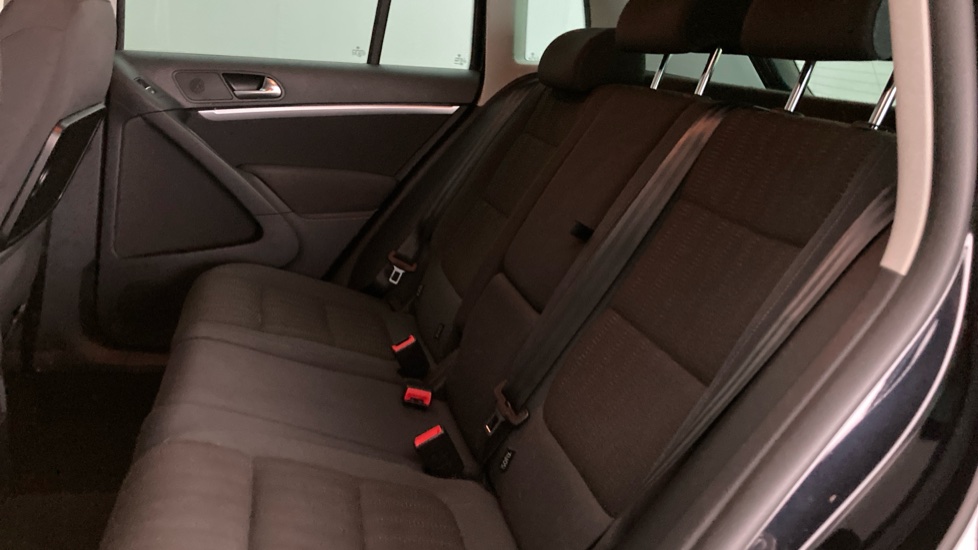 Volkswagen Tiguan 2.0 TDi BlueMotion Tech SE 5dr Diesel Estate - Image 16