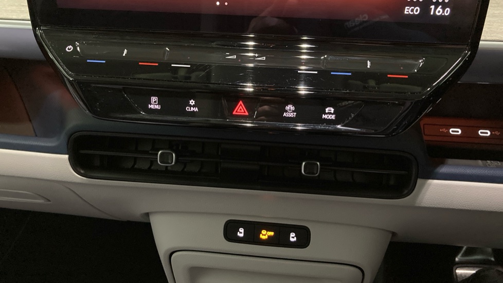 Volkswagen ID. Buzz 150kW Style Pro 77kWh 5dr Auto Electric Estate - Image 13