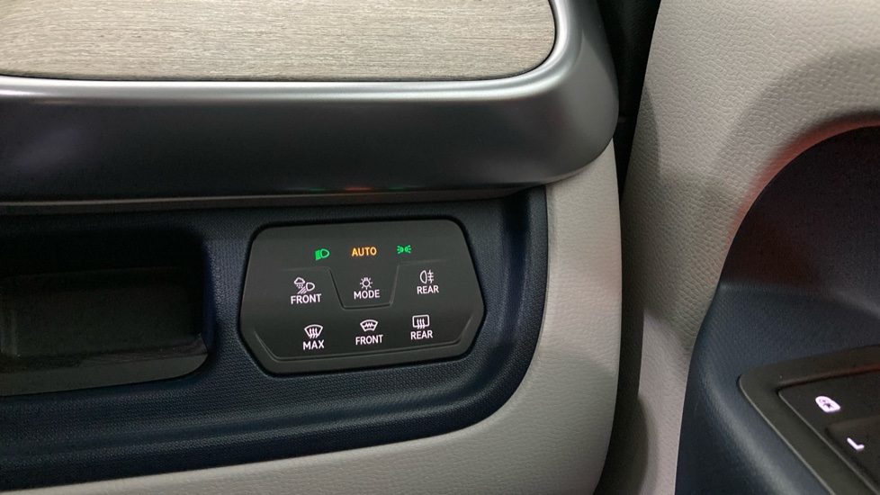 Volkswagen ID. Buzz 150kW Style Pro 77kWh 5dr Auto Electric Estate - Image 29