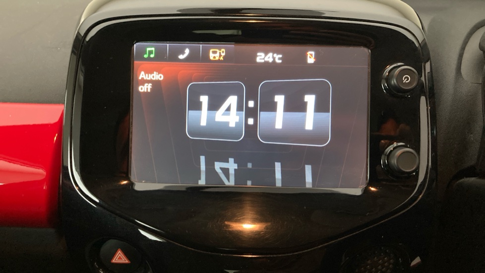 Toyota Aygo 1.0 VVT-i X-Pression 5dr Petrol Hatchback - Image 12