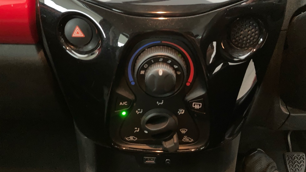 Toyota Aygo 1.0 VVT-i X-Pression 5dr Petrol Hatchback - Image 13
