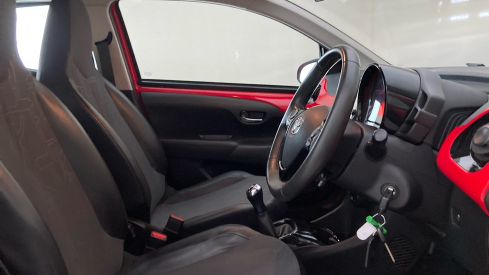 Toyota Aygo 1.0 VVT-i X-Pression 5dr Petrol Hatchback - Image 15