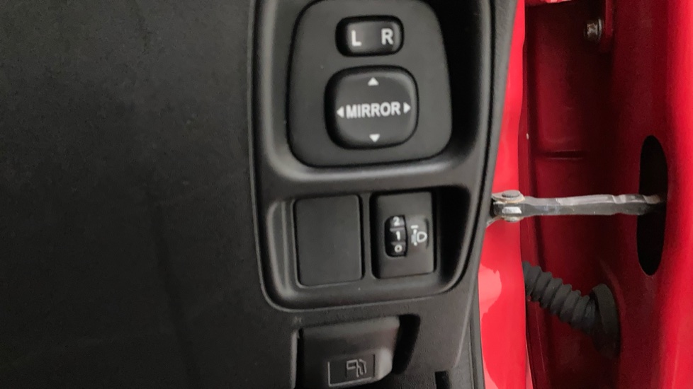 Toyota Aygo 1.0 VVT-i X-Pression 5dr Petrol Hatchback - Image 26