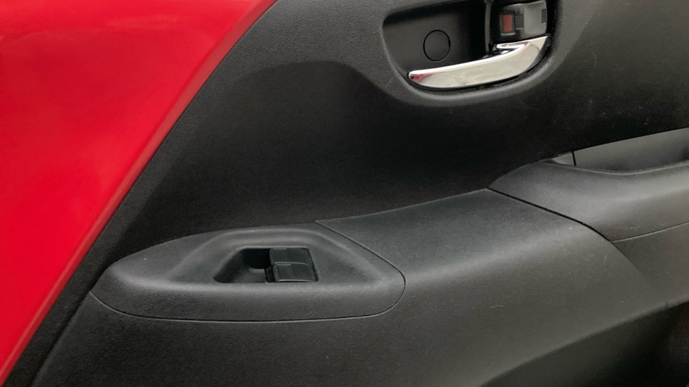 Toyota Aygo 1.0 VVT-i X-Pression 5dr Petrol Hatchback - Image 27