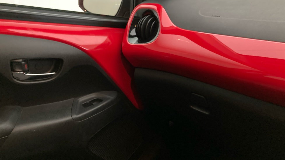 Toyota Aygo 1.0 VVT-i X-Pression 5dr Petrol Hatchback - Image 28