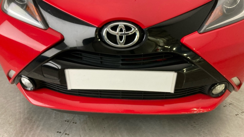 Toyota Aygo 1.0 VVT-i X-Pression 5dr Petrol Hatchback - Image 31