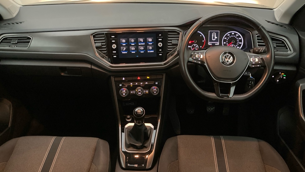 Volkswagen T-Roc 1.6 TDI SE 5dr Diesel Hatchback - Image 9