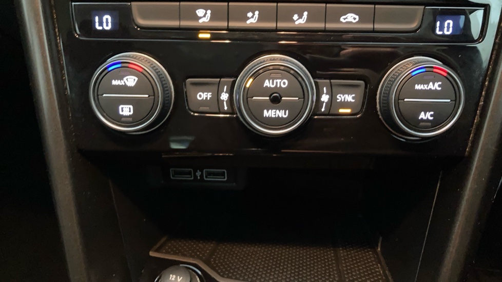 Volkswagen T-Roc 1.6 TDI SE 5dr Diesel Hatchback - Image 13