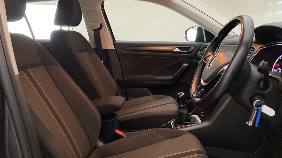 Volkswagen T-Roc 1.6 TDI SE 5dr Diesel Hatchback - Image 15