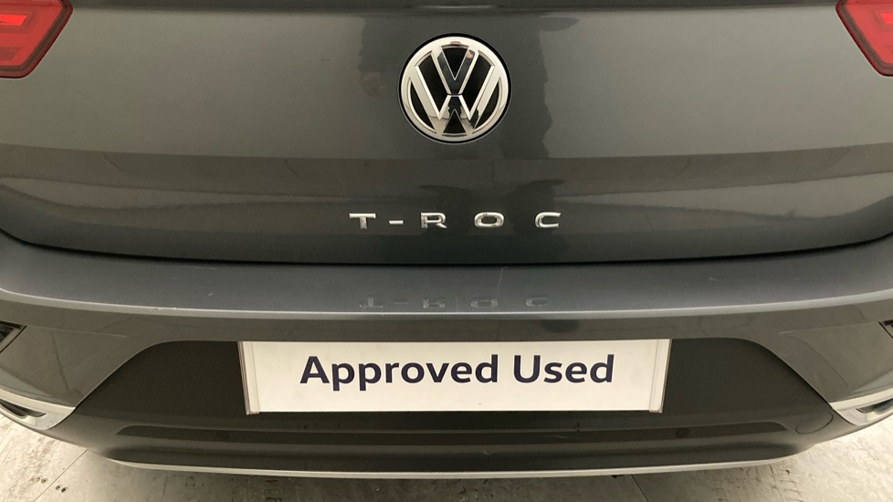 Volkswagen T-Roc 1.6 TDI SE 5dr Diesel Hatchback - Image 28