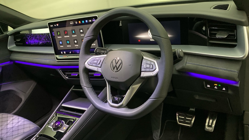 Volkswagen Tayron 2.0 TDI R-Line 5dr DSG7 [7 Seat] Diesel Estate - Image 6
