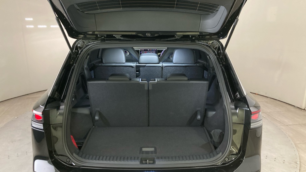 Volkswagen Tayron 2.0 TDI R-Line 5dr DSG7 [7 Seat] Diesel Estate - Image 20