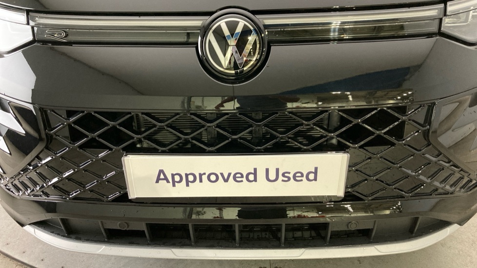 Volkswagen Tayron 2.0 TDI R-Line 5dr DSG7 [7 Seat] Diesel Estate - Image 23