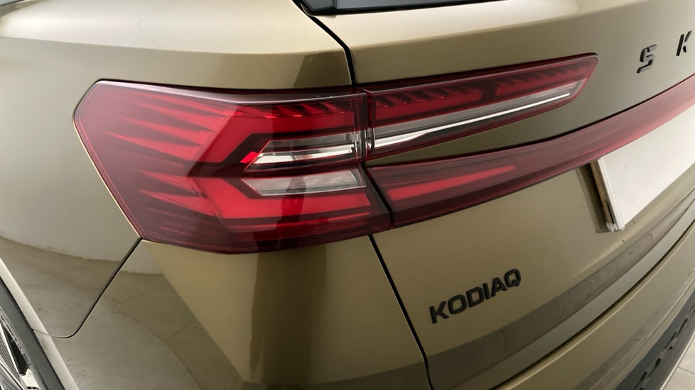 Skoda Kodiaq 1.5 TSI iV 204 SportLine 5dr DSG Estate - Image 24