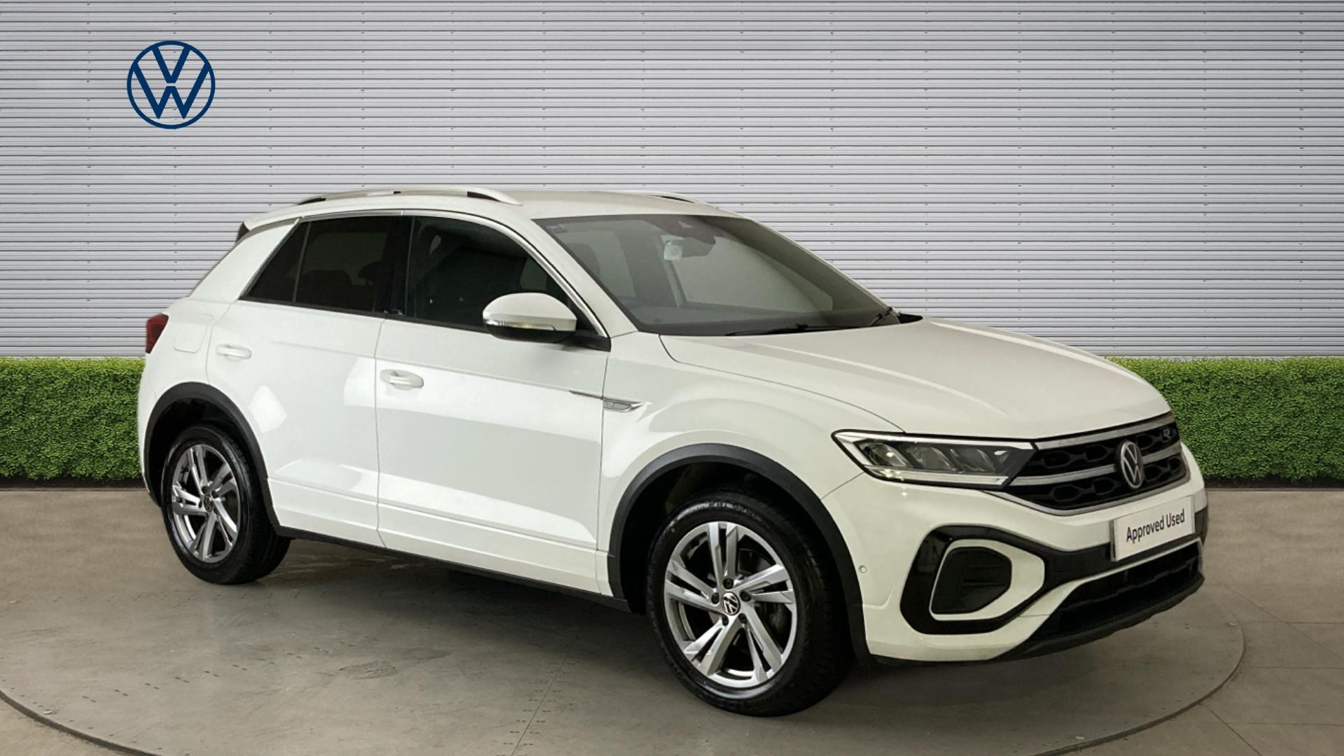 Volkswagen T-Roc listing photo