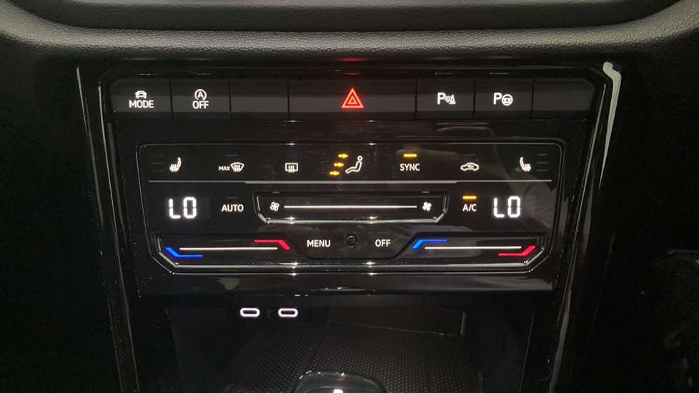 Volkswagen T-Roc 1.5 TSI R-Line 5dr DSG Petrol Hatchback - Image 13