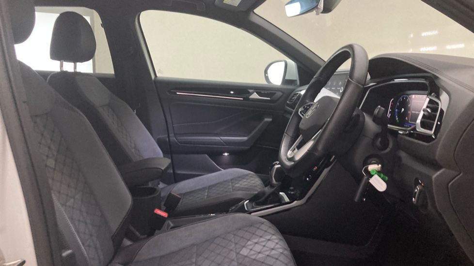 Volkswagen T-Roc 1.5 TSI R-Line 5dr DSG Petrol Hatchback - Image 15