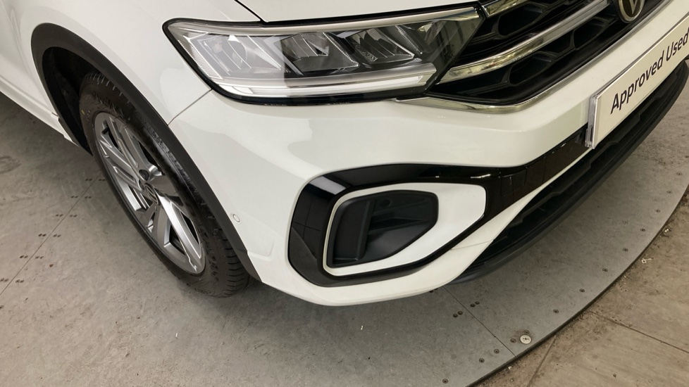 Volkswagen T-Roc 1.5 TSI R-Line 5dr DSG Petrol Hatchback - Image 34