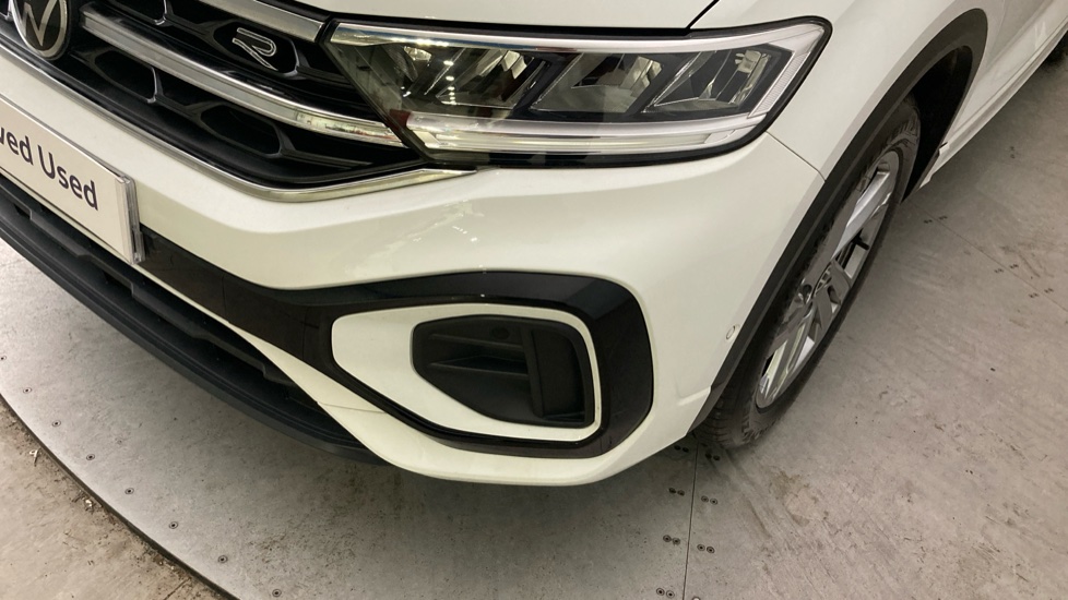 Volkswagen T-Roc 1.5 TSI R-Line 5dr DSG Petrol Hatchback - Image 35