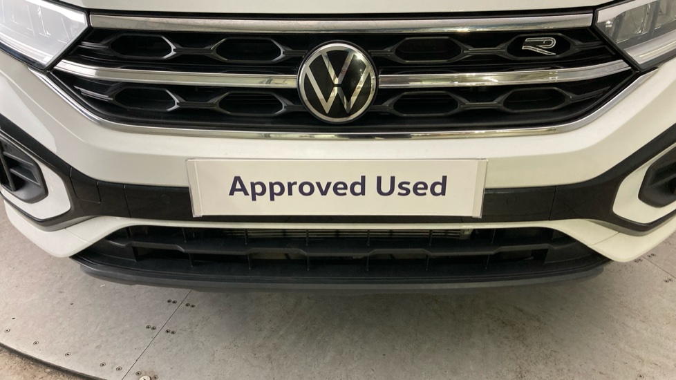 Volkswagen T-Roc 1.5 TSI R-Line 5dr DSG Petrol Hatchback - Image 36