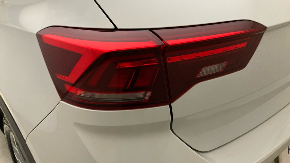 Volkswagen T-Roc 1.5 TSI R-Line 5dr DSG Petrol Hatchback - Image 37