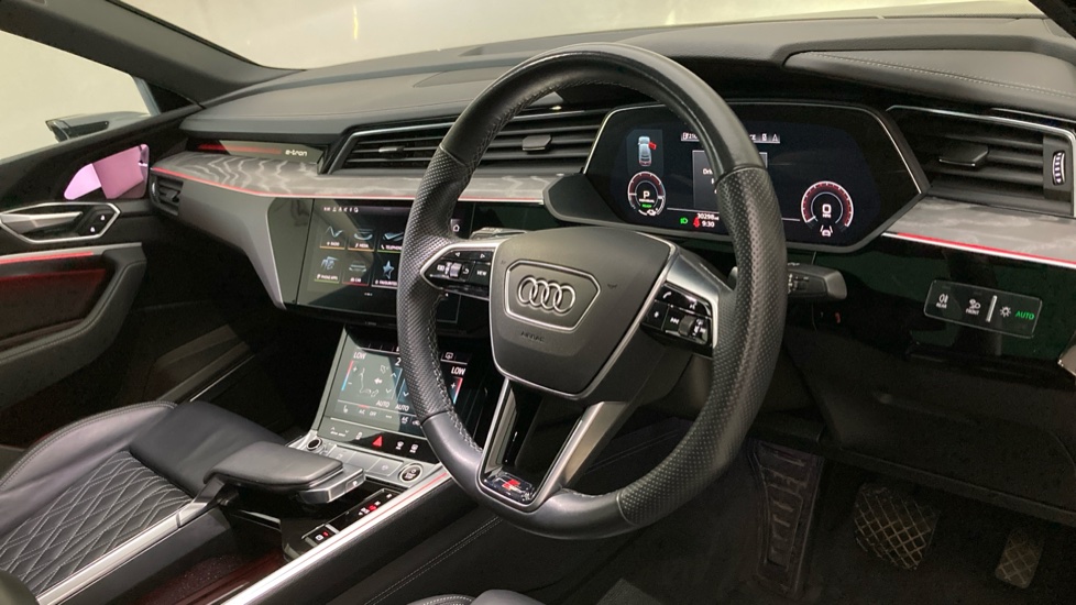 Audi e-tron 300kW 55 Quattro 95kWh Vorsprung 5dr Auto Electric Hatchback - Image 6